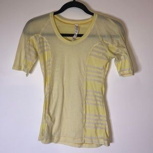 ⭐️🔹 Lululemon Scoop Neck Tee